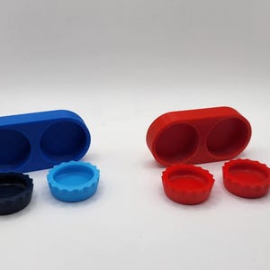 Spill-Proof Gecko Feeder | plus two .25 oz Silicone Cup Ledge | Perfect for Juvenile Geckos | Random Color Cups | Easy to Clean Reptile Dish