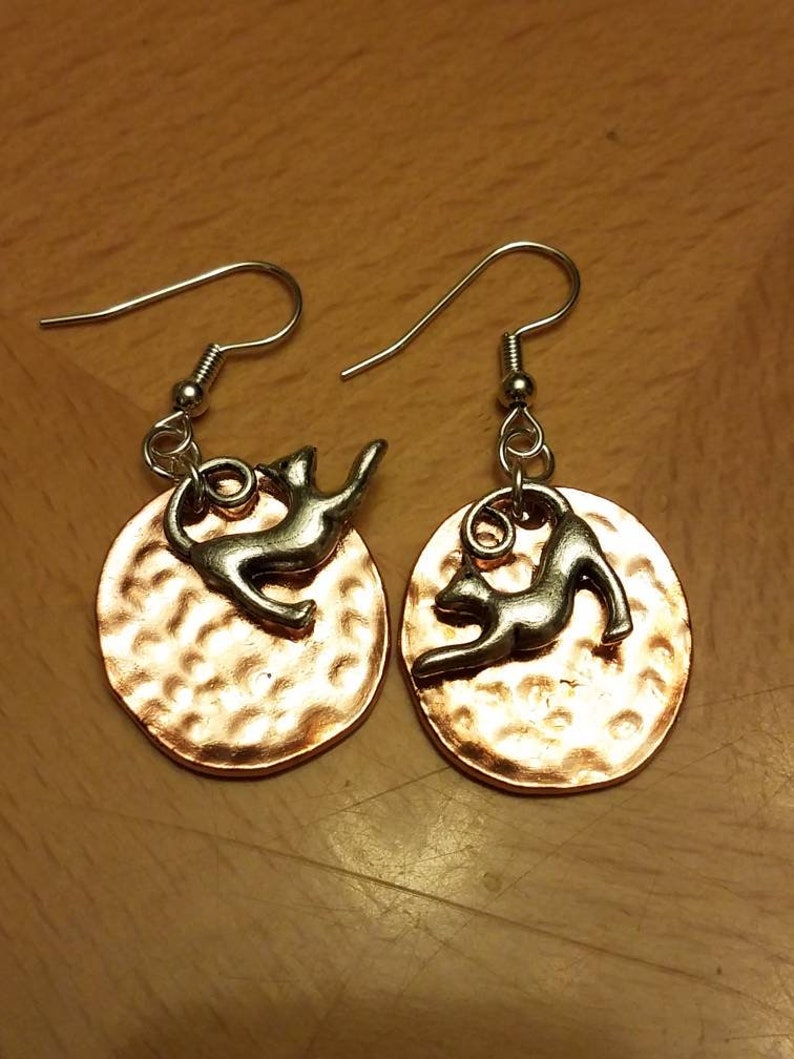 Stretching Cat Earrings /& Rose Gold Disc Rose Gold plated alloy disc earrings sunset feline silver alloy tree earrings