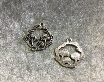 10 pk Fairy Ring Mushroom Charm Pendants, shroom fungus fungi garden, small plant charm pendant, silver tone zinc alloy, metal, destash