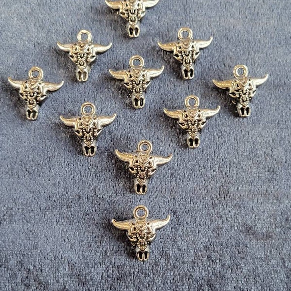 10 pk Tiny Cow Skull Charm, bull skull pendant, silver tone zinc alloy metal, western, destash