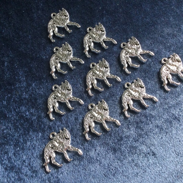 10 or 20 pk Small Lone Wolf Charms, Lobo wolf pendant, silver tone zinc alloy, metal, Western, Native American spirit animal totem, destash