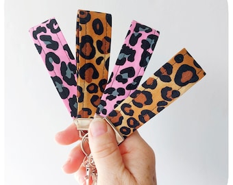 Llavero de tela con estampado de leopardo: llavero de pulsera