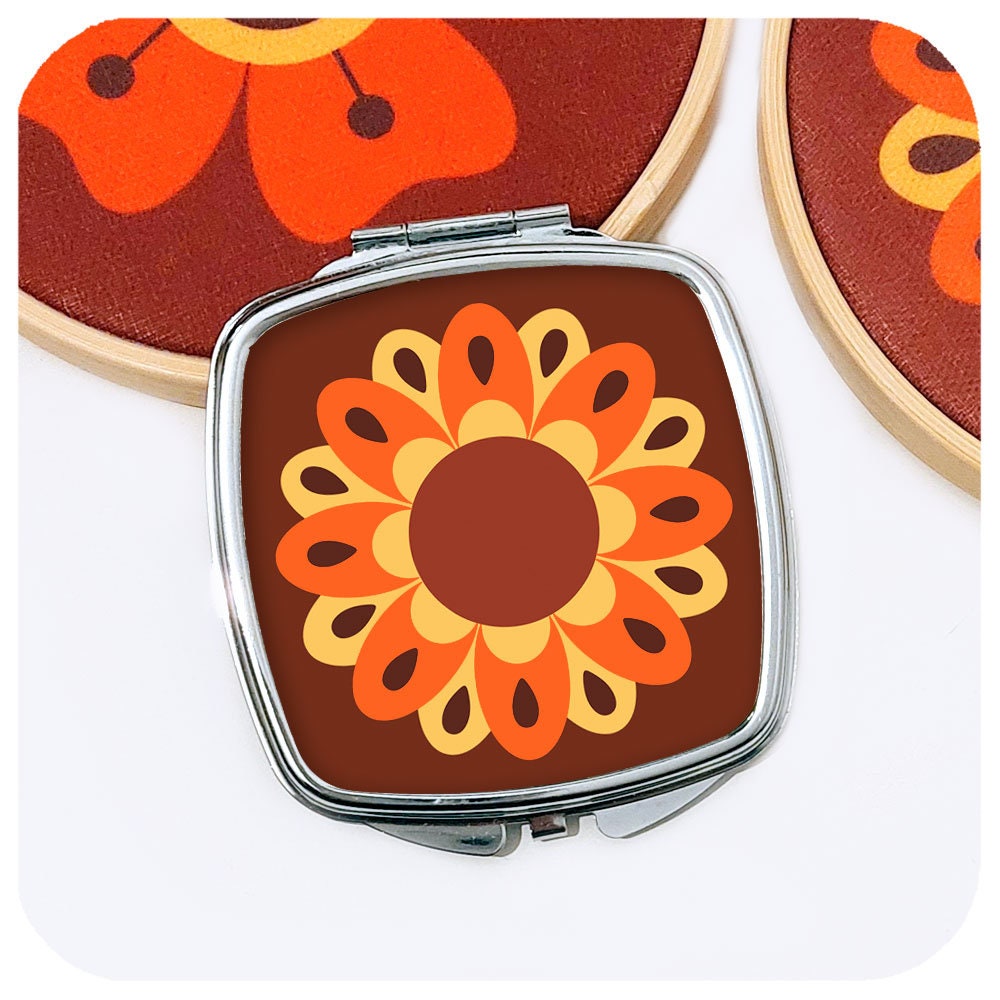 60s 70s Retro Flower Compact Mirror - 1970s style floral Pocket Mirror - 1960s Flower Power Compact Mirror - Gift for Retro Girl