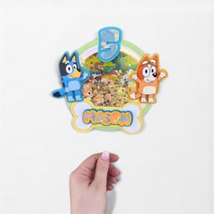Aangepaste Bluey verjaardagstaarttopper | Blauwe verjaardag | Bluey-themafeest | Blauwe hondentaarttopper | Bluey Shaker-topper
