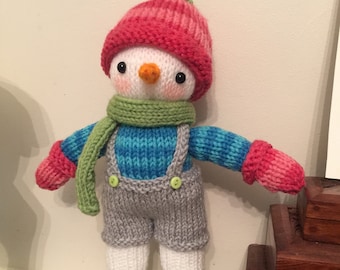 Frosty the Snowman Knitting Pattern – Flat-Knit Snowman Doll PDF, Beginner Friendly