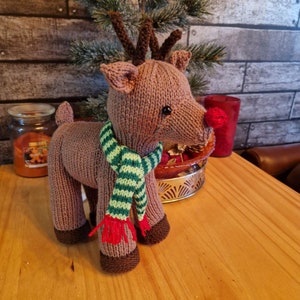 Large Cuddly Reindeer Knitting Pattern