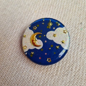 3D Resin Celestial Moon Face Brooch – Handmade Lunar Pin, Cosmic Jewelry, Mystical Moon Accessory
