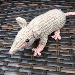 Little Raymond Rat Knitting Pattern