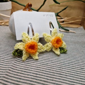 Crochet Daffodil Hair Clips – Handmade Spring Barrettes | May Daffodil Collection | Acrylic Yarn