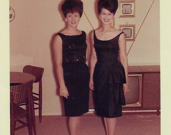 Beehive Hairdo, Vintage 1960s Snatshop, Girlfriends Going out for the Night, Mid Century, Kodak Paper