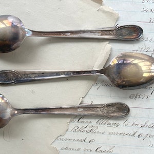Rogers Presidential Collector Spoon Set of 3, Washington Jefferson Adams, Silver Plate image 4