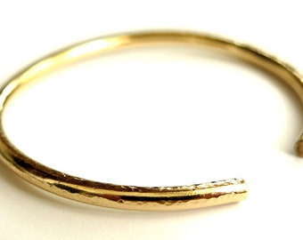 Moderner offener runder Armreif - Statement Armband