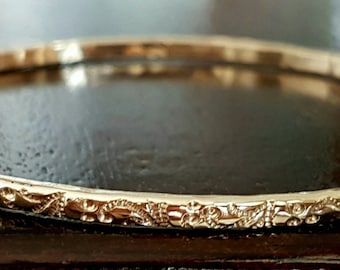 Vintage Style Flower Bracelet - 18k Gold Plated Stacking Bangle