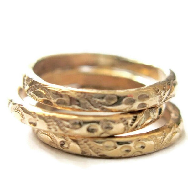Romantic Wedding Ring - Vintage Style Ring - 14k Gold Band - Flower Embossed Ring - Handmade Stacking Ring