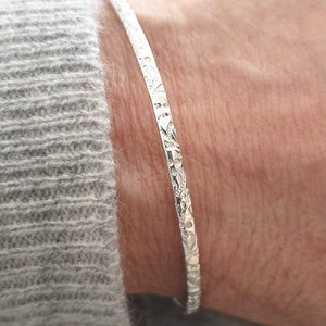 Vintage Style Flower Embossed Bangle - Flower Bangle - Romantic Bangle - 925 Silver Stacking Bangle