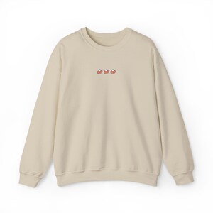 Felpa ricamata con motivo torta di zucca, girocollo marrone scuro per il Giorno del Ringraziamento, comodo pullover autunnale, maglione minimalista per gli amanti delle torte autunnali Sand
