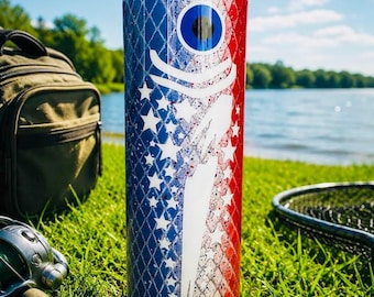 Vaterländischer Fisch Becher | 20 Unzen Rot Weiß Blau Skinny Cup | Amerikanische Flagge Edelstahl Becher