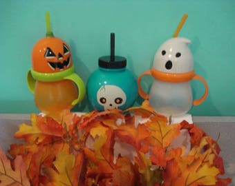 personalized halloween sippy cup and straw makes great party favors your child love having their names on it