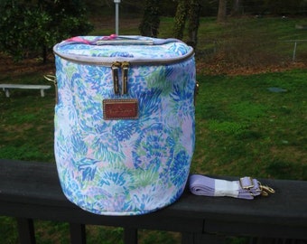 Lilly Pulitzer Cooler Bag tote insulated bag Great for the Beach or Pool. “Party” LP- Cotton Dobby, Makes a GREAT wedding gift.