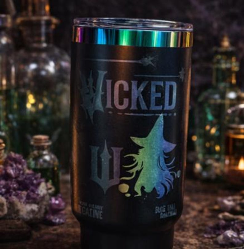 Vaso arcoíris de 40 oz inspirado en Wicked / Taza de bruja malvada / Regalo para fanáticos de la música / Acero inoxidable negro mate grabado con láser imagen 3
