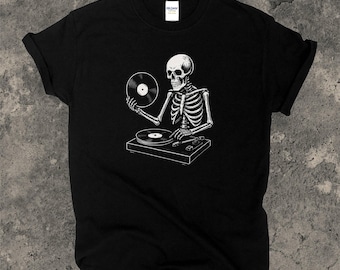 Vinyl Till I Die T-Shirt: Audiophile Skeleton DJ Turntable Record Graphic Tee