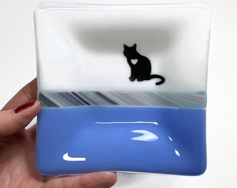 Fused glass cat plate, blue, white, glass serving dish, trinket tray, unique gifts for her, jewelry dish, housewarming presents