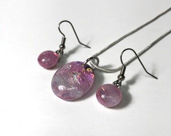 Iridescent pink fused glass pendant and earring set Dichroic glass jewelry, unique gifts for mom, chain included, hypoallergenic