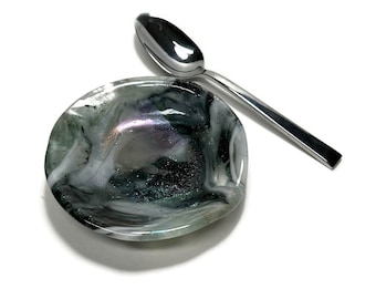Vibrant Glass Spoon Rest, Handmade Kitchen Decor, Thoughtful Gift for Mom, Marbled Utensil Holder Dish