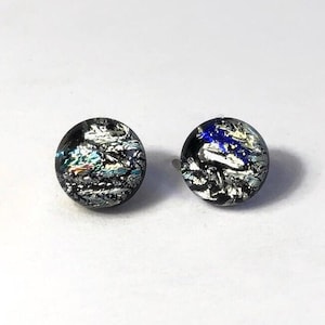 Brincos pretos prateados, joias de vidro fundido, presentes para ela, vidro dicróico, redondo, minimalista, joias de noiva, hipoalergênicas 9mm