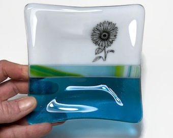 Handmade Sunflower Fused Glass Plate, Ideal Gift for Her, Nature Inspired Serving Dish, Flower Trinket Tray
