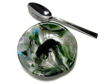 Bear fused glass green spoon rest, glass dish, spoon holder, utensil rest, unique gifts for him, kitchen decor, housewarming presents