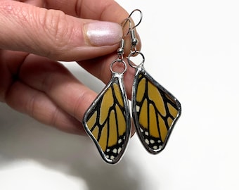 Butterfly earrings, monarch Butterfly, real butterfly wing, orange and black, white, glass earrings, insect jewelry, butterfly taxidermy