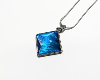Butterfly Necklace blue pendant Blue morpho Butterfly, Insect necklace, glass necklace, butterfly taxidermy jewelry, iridescent pendant