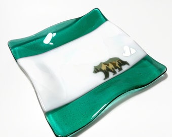 Handcrafted bear fused glass plate, wildlife serving dish, trinket tray, mountain kitchen decor, unique gifts for her, housewarming gifts