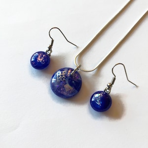 Handcrafted Iridescent blue pendant set, fused dichroic glass jewelry, unique gifts for her, chain included, hypoallergenic