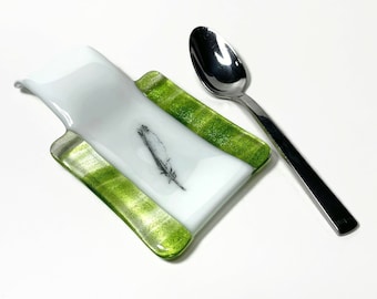 Whimsical Green Feather Glass Spoon Rest, Unique Kitchen Gift for Mom, Fused Glass Utensil Holder