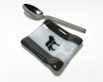 Wolf fused glass spoon rest, grey dish, spoon holder, kitchen decor, unique gifts for mom, handmade in canada