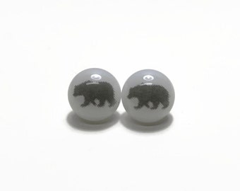 White bear stud earrings, fused glass jewelry, minimalist round studs, unique presents, 10mm, hypoallergenic