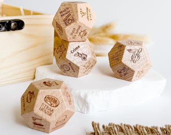 Dadi personalizzati per la serata romantica, dadi in legno incisi personalizzati, gioco di dadi per la serata romantica, regalo di San Valentino per lui, regalo di anniversario per il marito