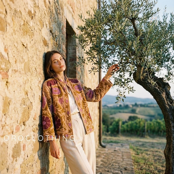 Giacca ricamata Suzani con motivo paisley smerlato e medaglione in velluto color pesca rosato / Cappotto in stile folk / Realizzata a mano in India