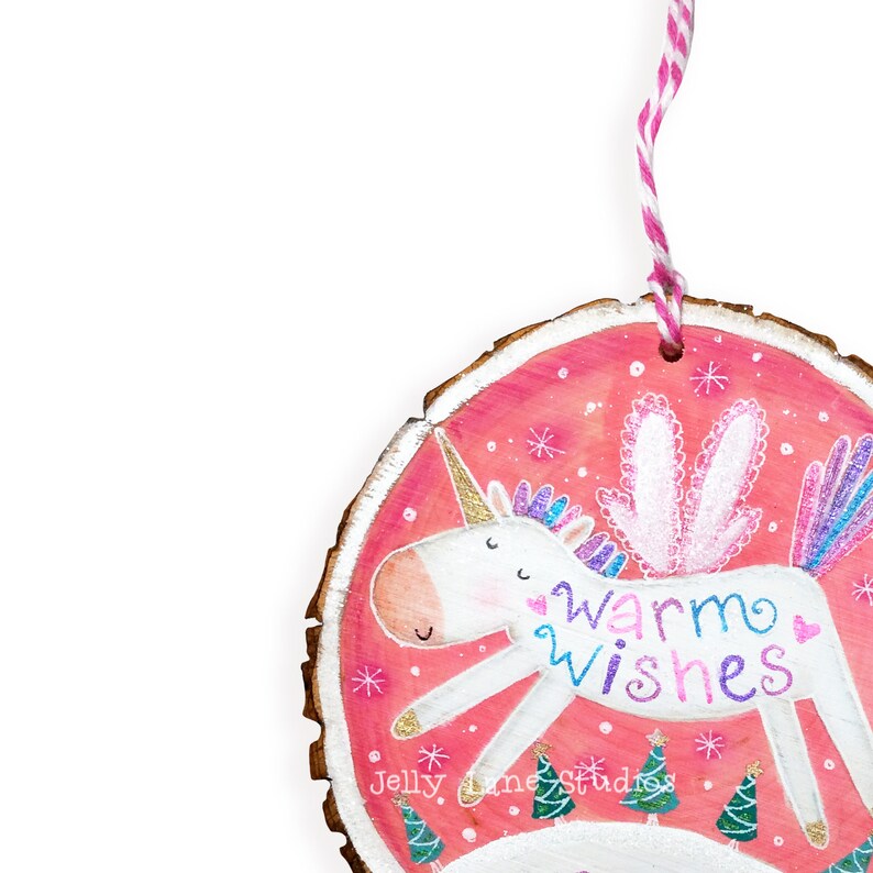 Eenhoorn ornament, gepersonaliseerd kerstornament voor meisjes, roze kerst, eenhoorn minnaar cadeau, met de hand geschilderd houten plakornament afbeelding 2