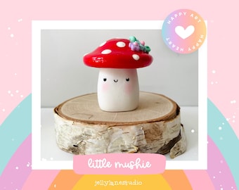 Mushroom Desk Friend, Polymer Clay Mushroom Figurine, Kawaii Mushroom, Cottagecore, Cute Toadstool, Mushroom Desk Buddy, Mushie Figurine