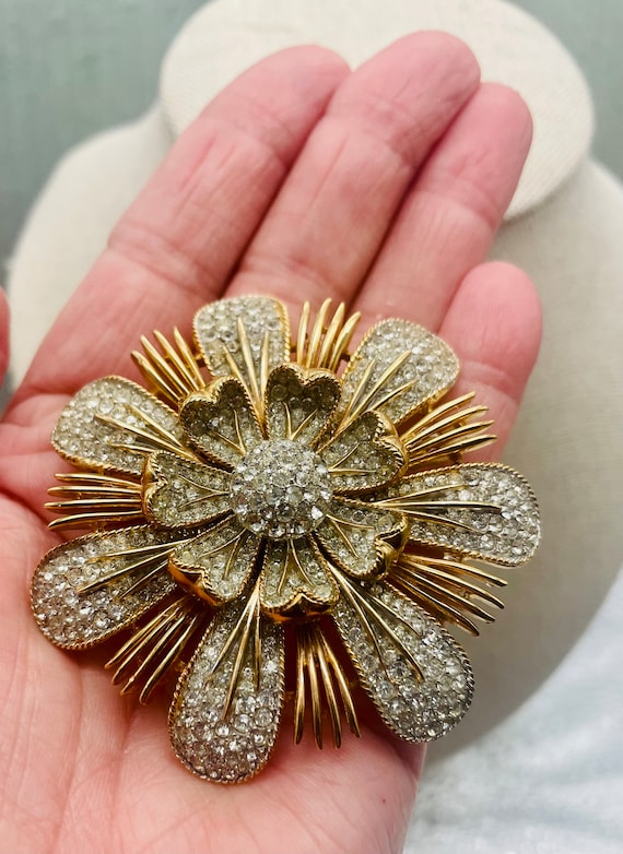 Crown Trifari Signed Vintage large Flower Brooch