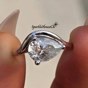 East West Pear Shaped Moissanite Ring in 14k White Gold Vintage Bypass Curved Wedding Band 2CT Pear Cut Solitaire Basket Set Engagement Ring