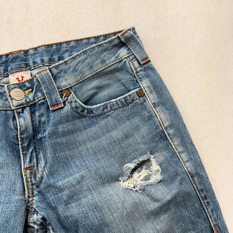 True Religion Blue Denim Cropped Flare Distressed Jeans Raw Saum Low Rise Größe 30 Bild 7