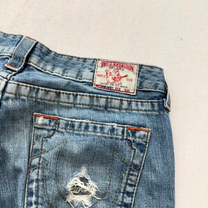 True Religion Blue Denim Cropped Flare Distressed Jeans Raw Saum Low Rise Größe 30 Bild 8