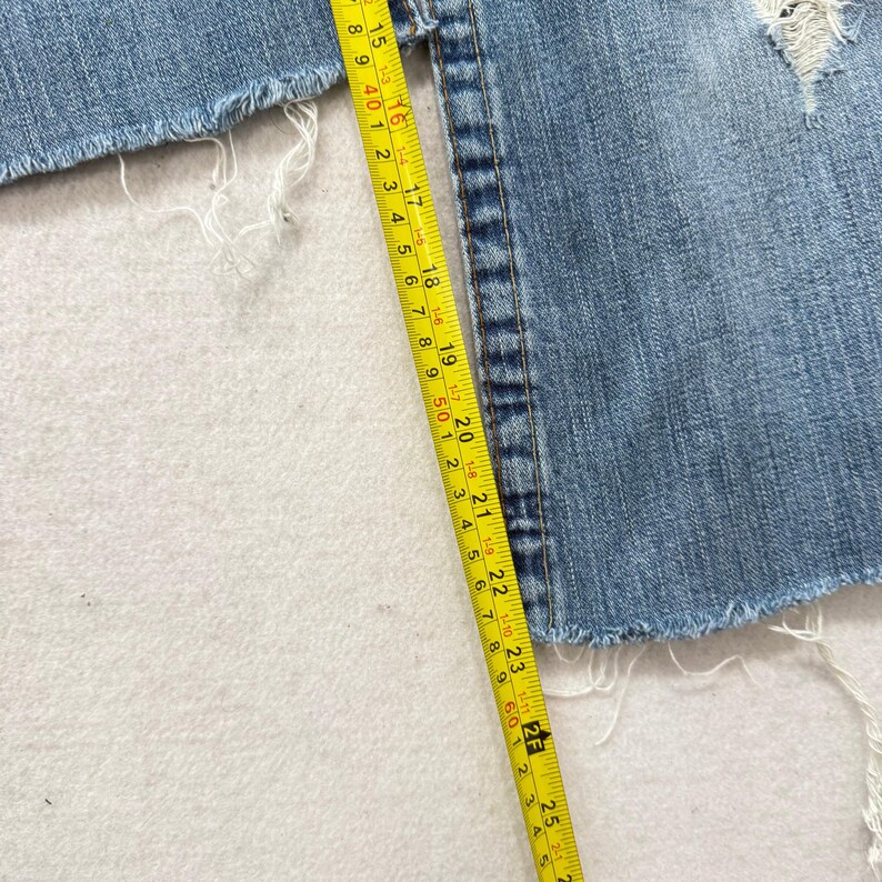 True Religion Blue Denim Cropped Flare Distressed Jeans Raw Saum Low Rise Größe 30 Bild 5