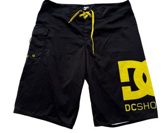 DC Shoes Men's Black Cotton Board Shorts Cargo Pockets Graphic Logo Y2K Size 34