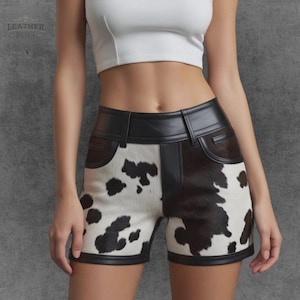 Pantaloncini da donna con stampa mucca in vera pelle di vacchetta con pelo, in cavallino, personalizzati
