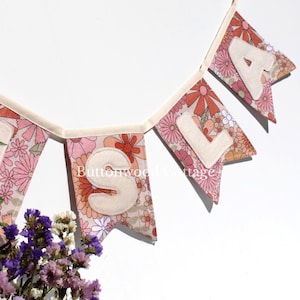 Banderín floral rosa personalizado con nombre: banderín de tela hecho a mano para niñas, decoración para guardería, regalo para baby shower, guirnalda personalizada de recuerdo.